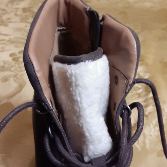 UNIVERSAL TREAD Faux Leather Lace Up High Chunky Heel Ankle Booties Size 9 Brown - Picture 9 of 10